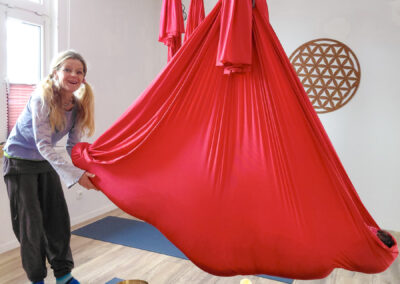 Entspannung im Yogatuch mit Klangbad